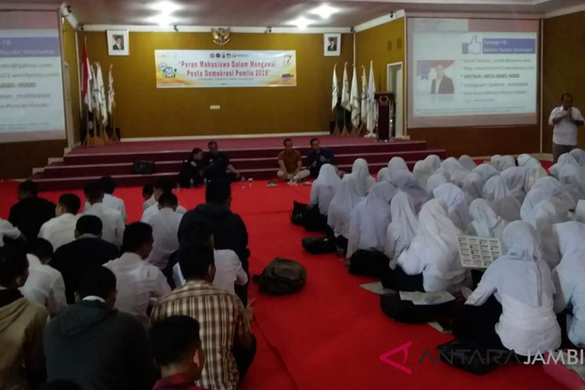 Calon perawat Jambi peroleh materi pemahaman demokrasi