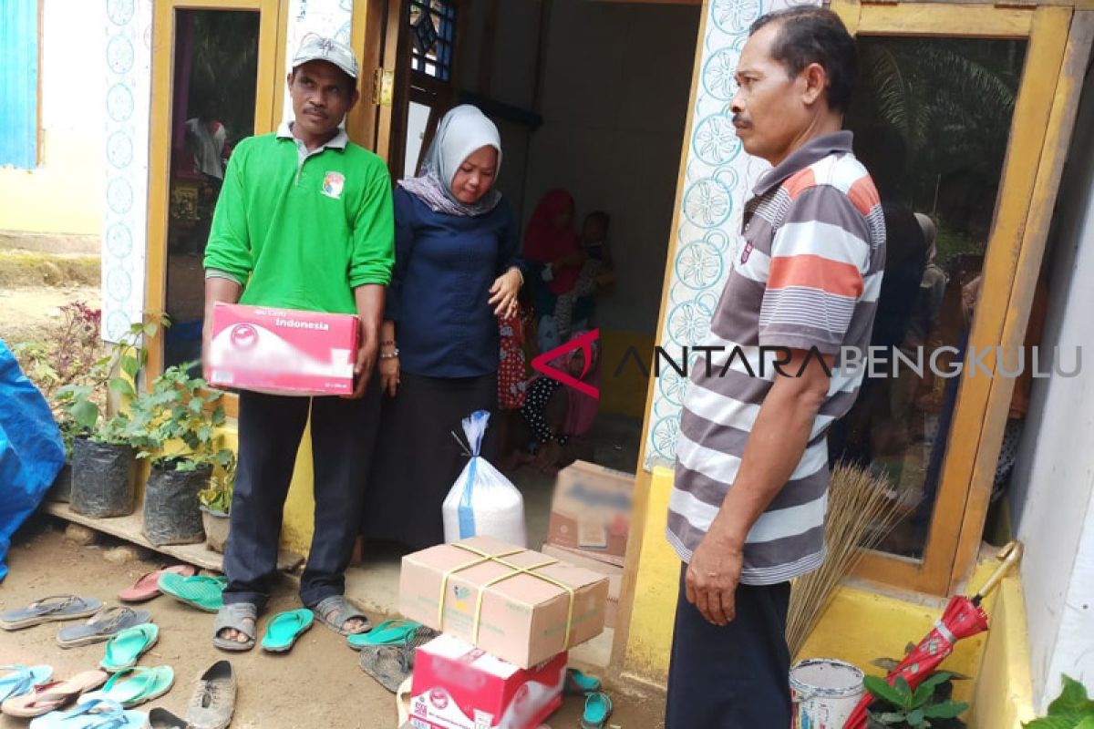 Pemkab Mukomuko bantu keluarga korban hilang di sungai