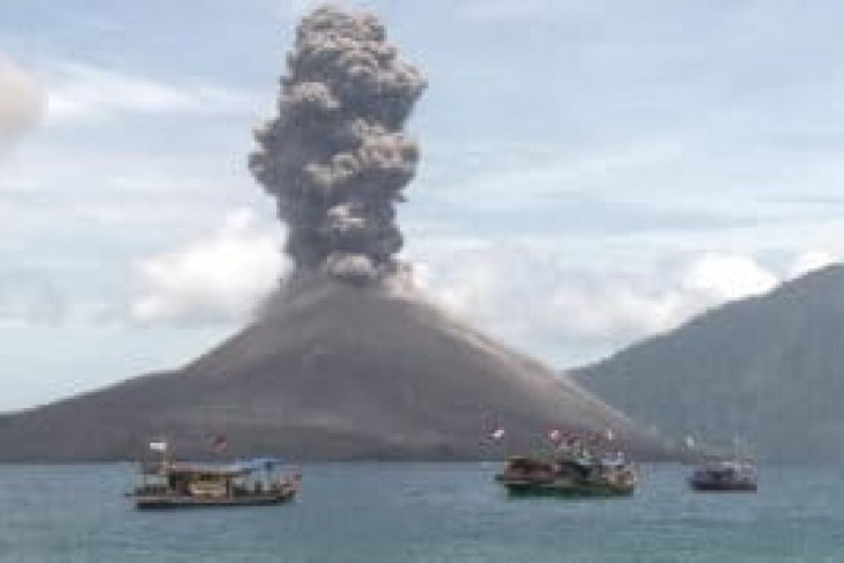 Gunung anak Krakatau alami satu kali kegempaan vulakanik dalam