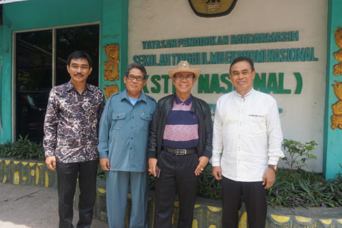 Prof Idiannor langsung Kuntau ke PTS di Banjarmasin