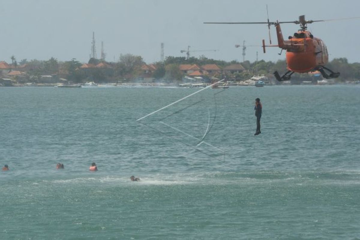 Latihan SAR di Pelabuhan Benoa