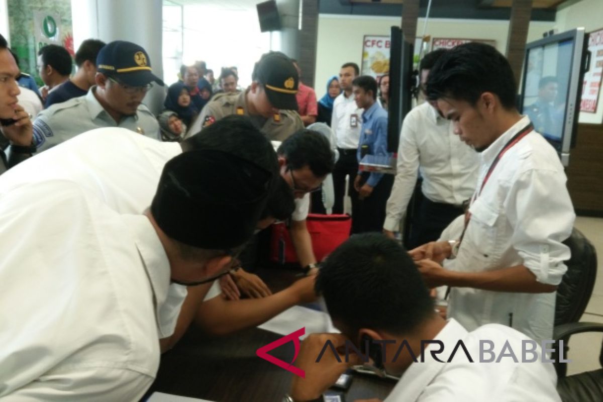 Petugas Airnav Bandar Udara Depati Amir membantah pesawat Lion Air  mendarat