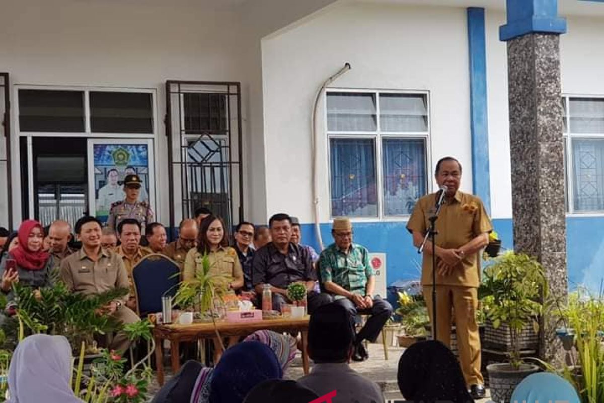 Lomban prioritaskan program bidang pendidikan