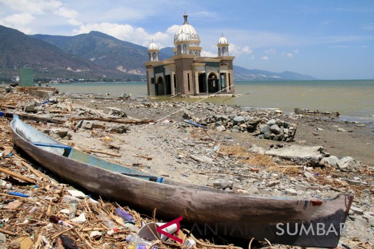 Tsunami di sekitar Selat Sunda, 20 orang dilaporkan tewas