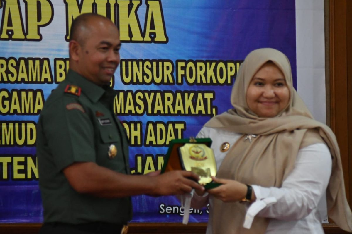 Bupati Masnah apresiasi peran TNI dukung program