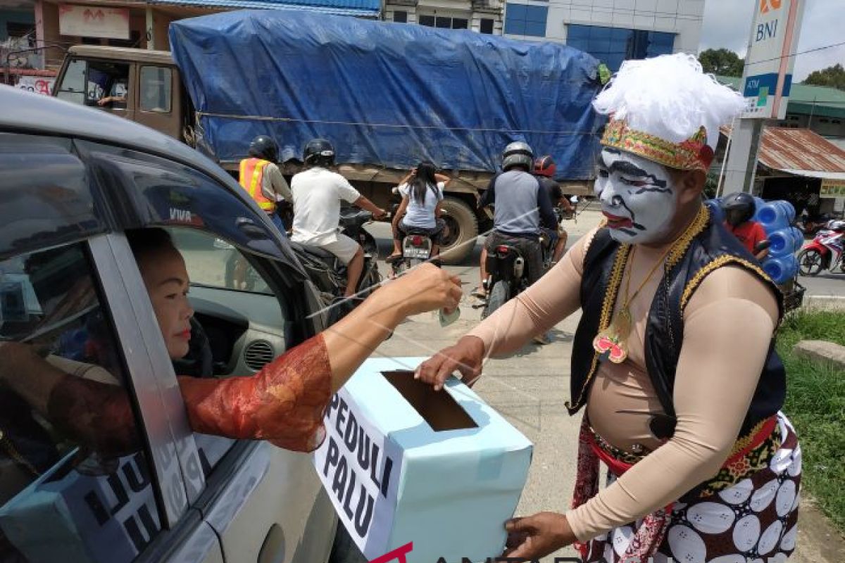 Rp10 miliar dana bantuan yang galang Kementan untuk korban gempa Donggala dan Palu