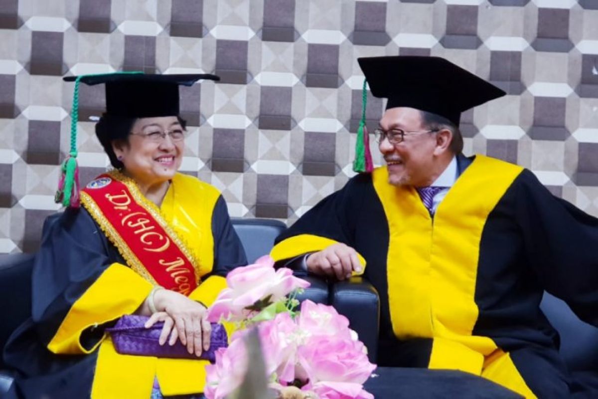 Megawati hadiri penganugerahan Gelar Honoris Causa UNP kepada Anwar Ibrahim