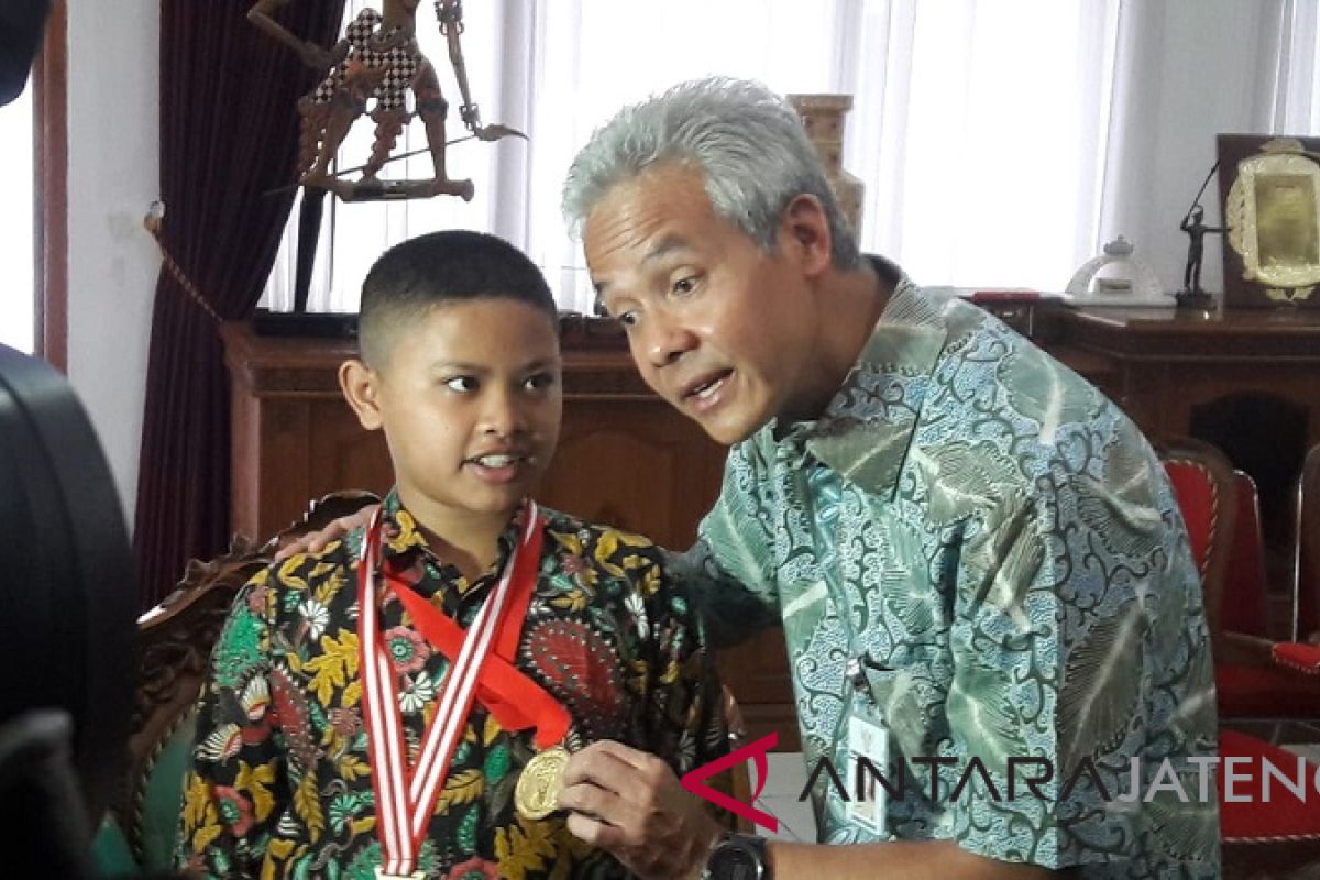 Siswa SDIT Cahaya Insani raih emas olimpiade di China