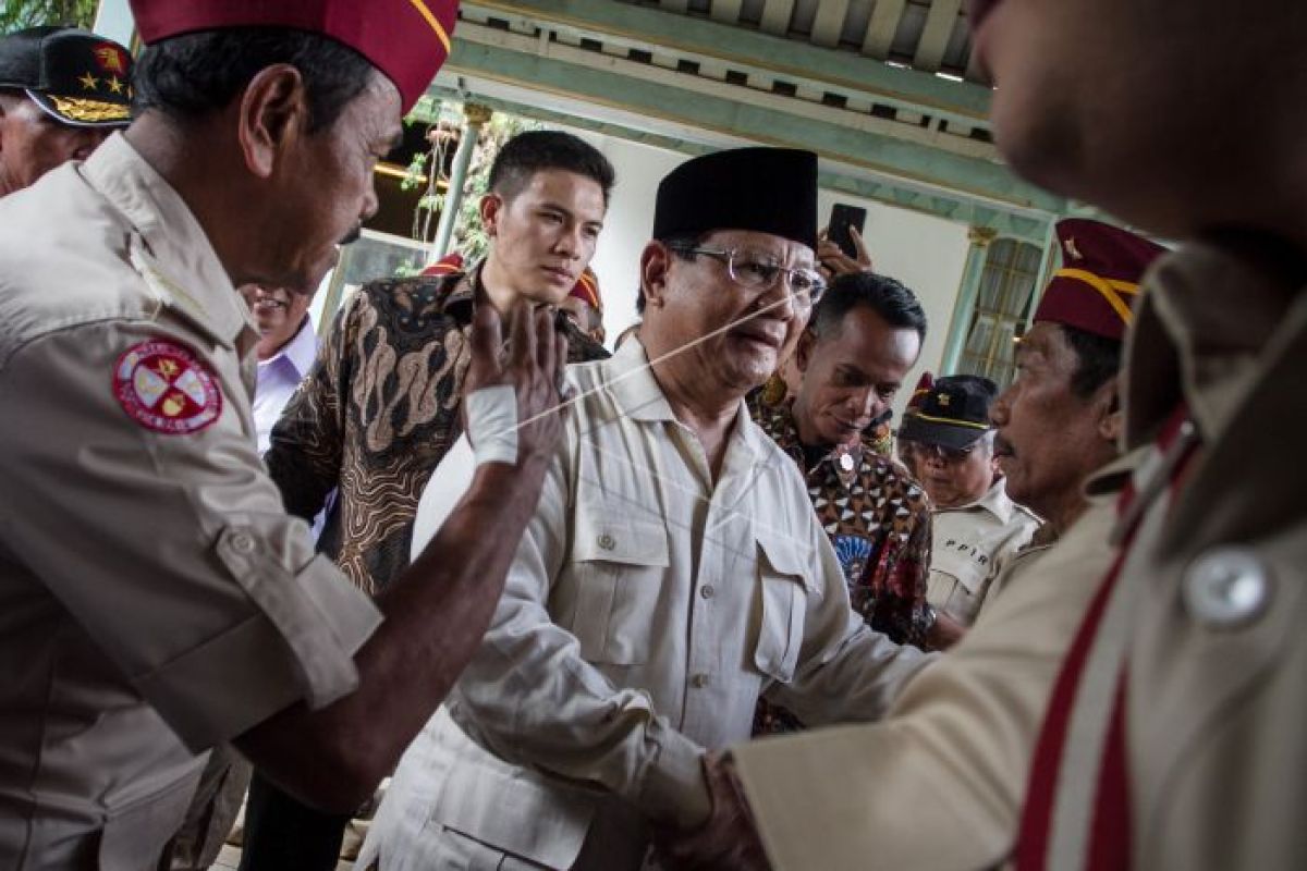 Prabowo sapa ratusan sukarelawan PADI di Solo