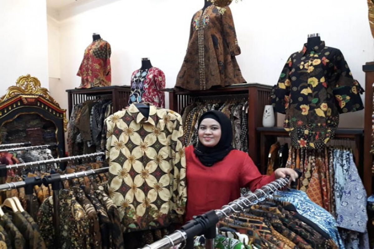 Pusat perbelanjaan di Jakarta rayakan Hari Batik