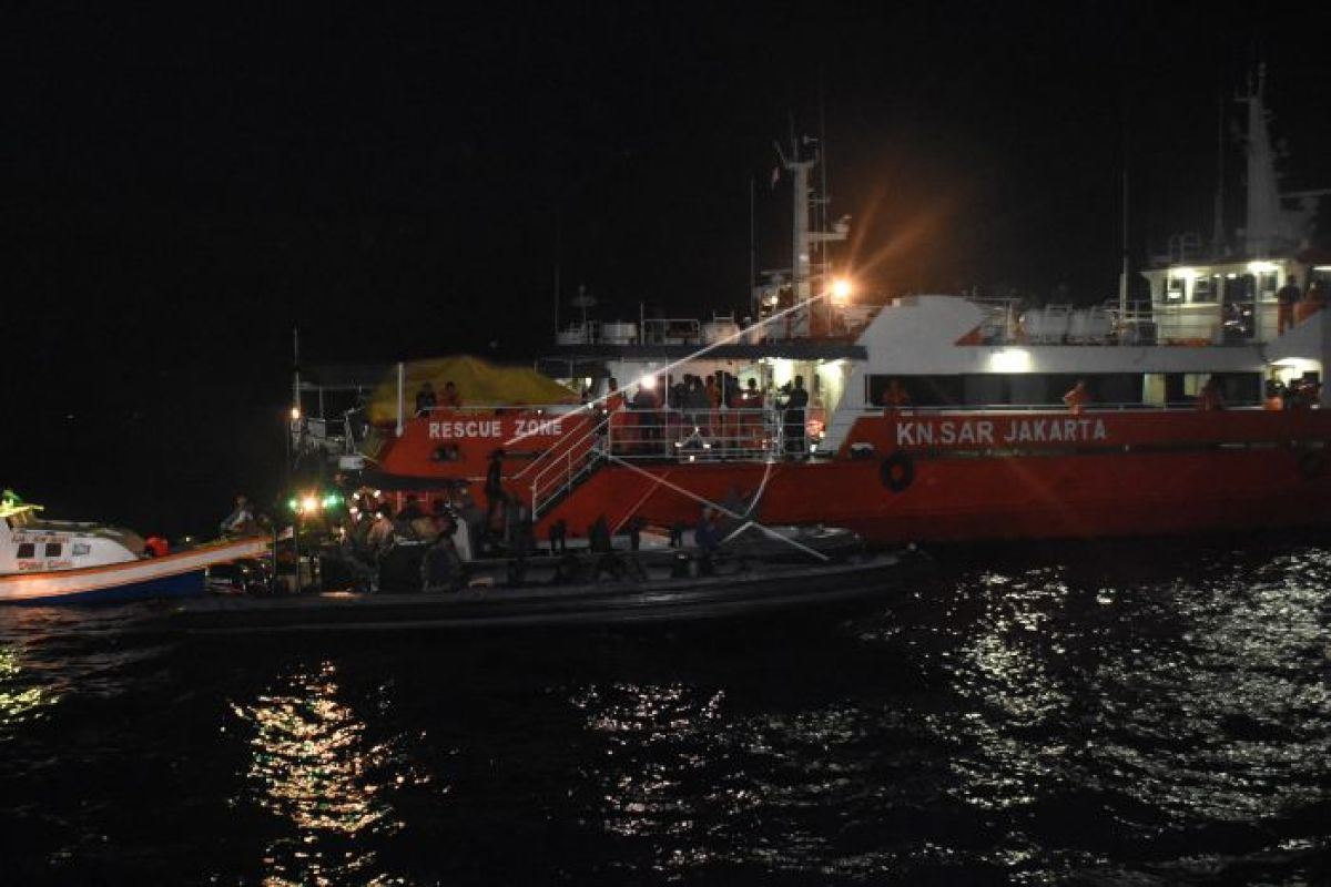 Sebanyak 847 orang mencari Lion Air yang jatuh di laut Karawang