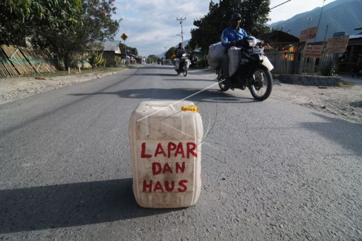 Pengungsi kehabisan makanan di tujuh desa terisolir