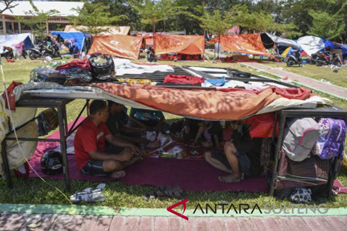 Pengungsi Lindu  butuh tenda dan selimut