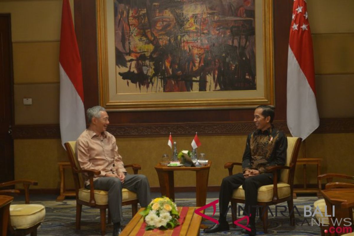 Presiden Jokowi bertemu PM Lee di Bali tindak lanjuti kerja sama
