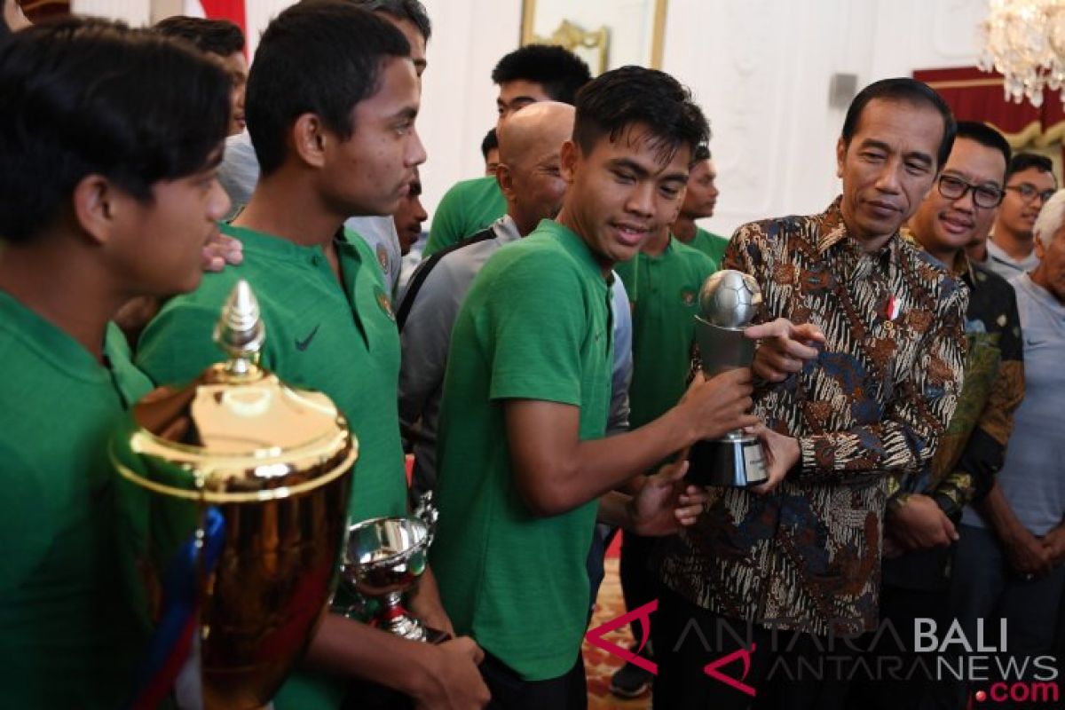 Presiden janjikan BUMN bapak angkat Timnas U-16