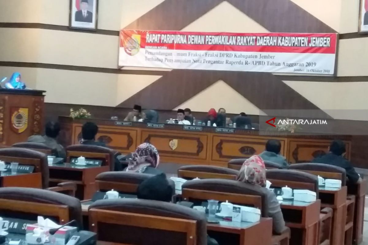 Sejumlah Fraksi DPRD Jember Kritisi APBD 2019