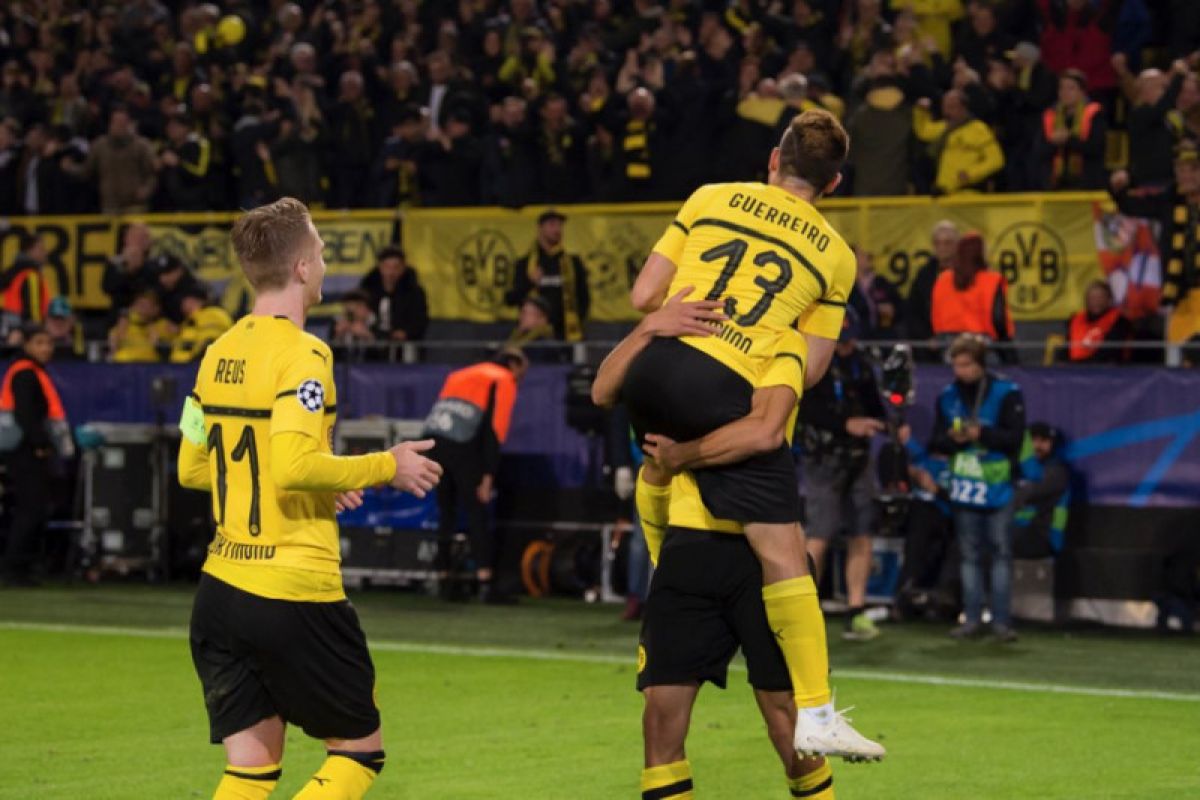 Hasil dan klasemen Grup A, empat gol antar Dortmund ke puncak