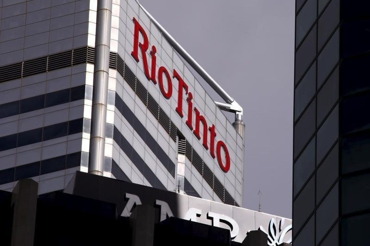 Bursa Inggris melemah dengan saham Rio Tinto merosot 3,54 persen