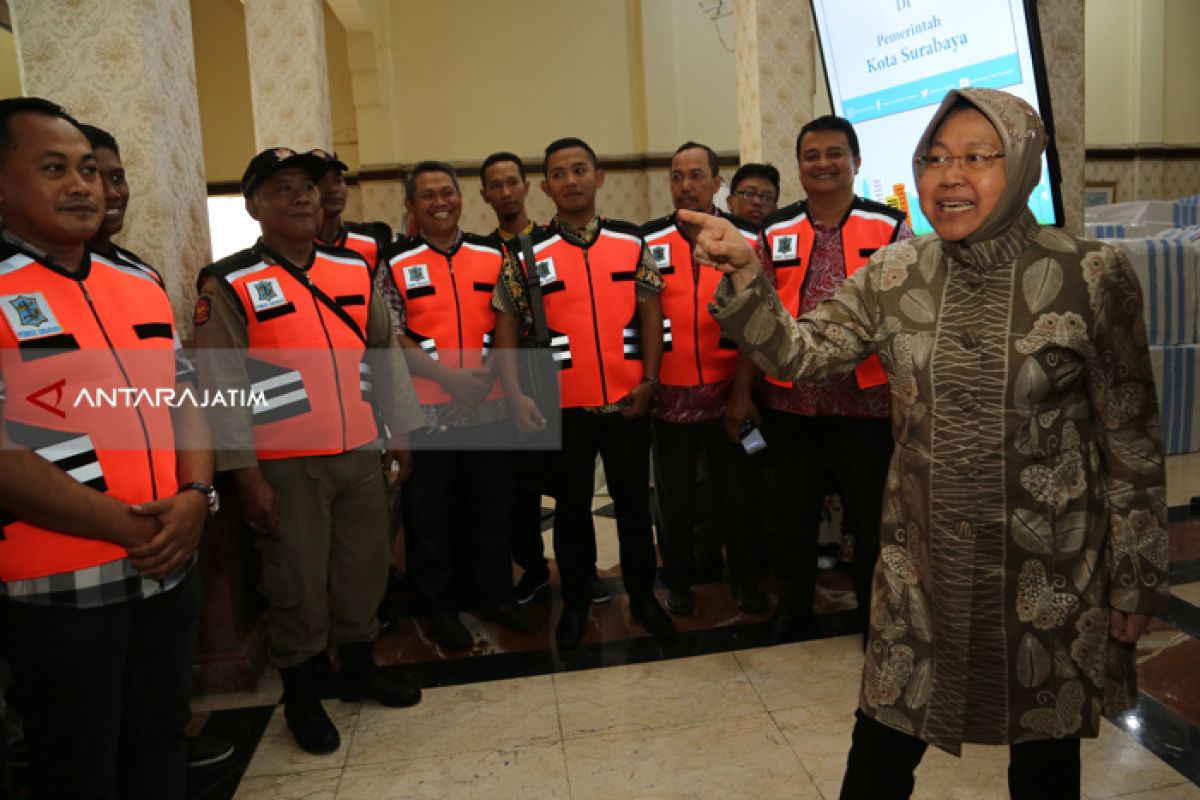 Pemkot Surabaya Fasilitasi Pengungsi Korban Gempa dan Tsunami