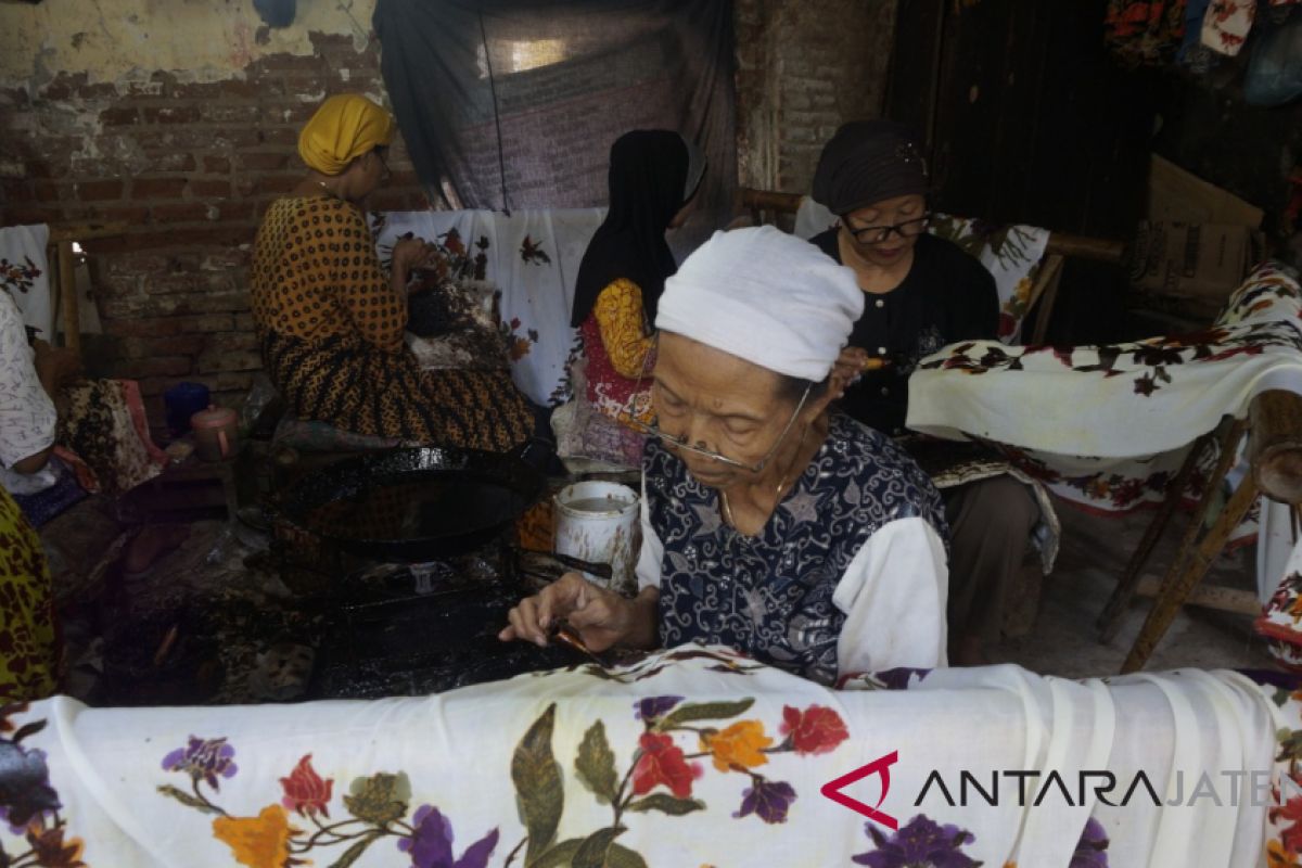 Nasib buruh batik belum semanis kain batiknya