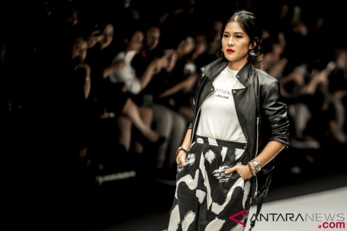 Dian Sastro dan Ladya Cheryl dianggap sosok aktris kuat