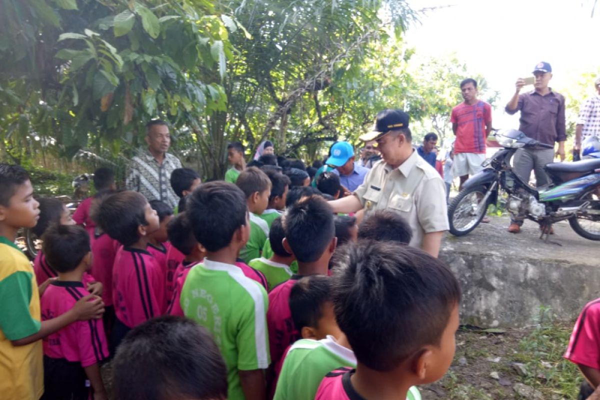 Wagub: masyarakat dan anak-anak jangan takut tinggal di desa