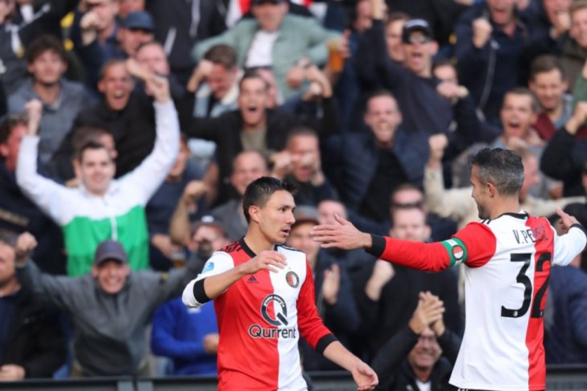 Van Persie satu gol dan kartu merah untuk kemenangan Feyenoord