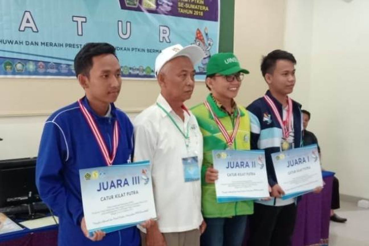 Kuswanto juara III catur kilat Pekan Kreatifitas Mahasiswa PTKIN Sumatera