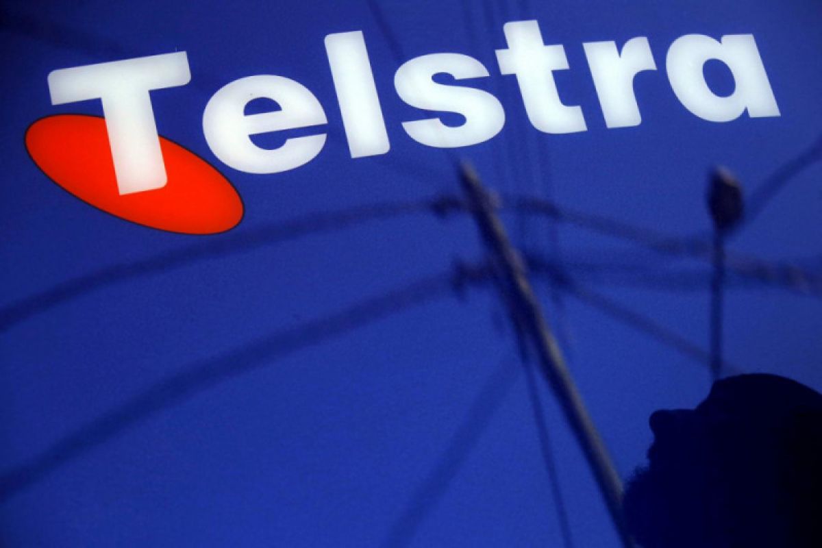 Saham Telstra merosot ketika Bursa Australia melemah dan kerugian meluas