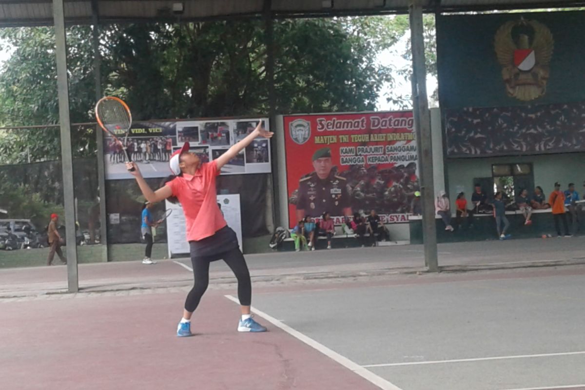 Tenis beregu putri kalahkan Kepri