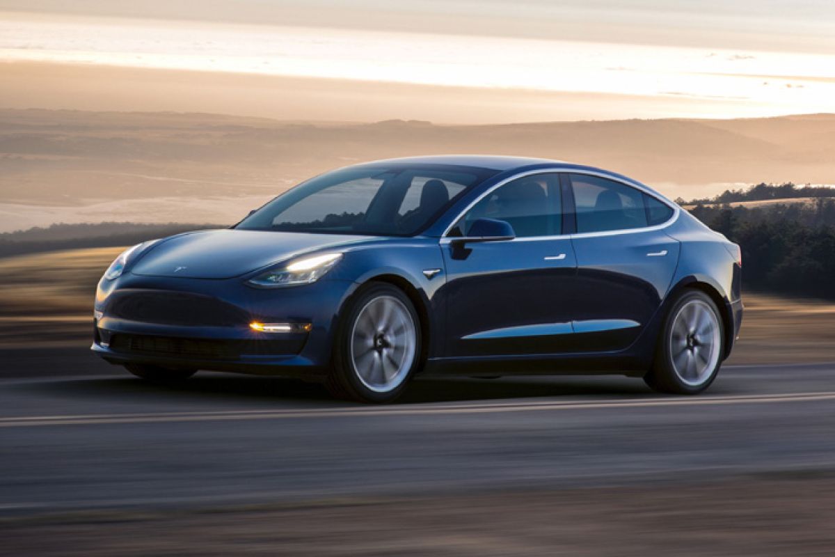 Tesla 3 bakal diproduksi 12 ribu unit per bulan