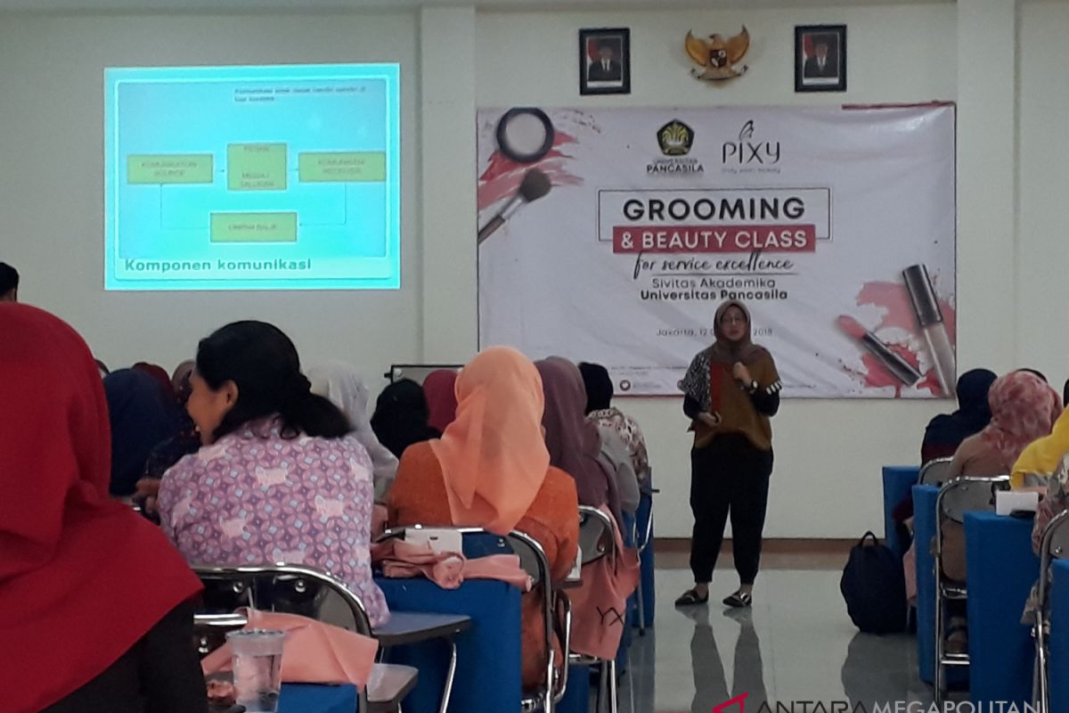 Universitas Pancasila gelar Grooming and Beauty Class