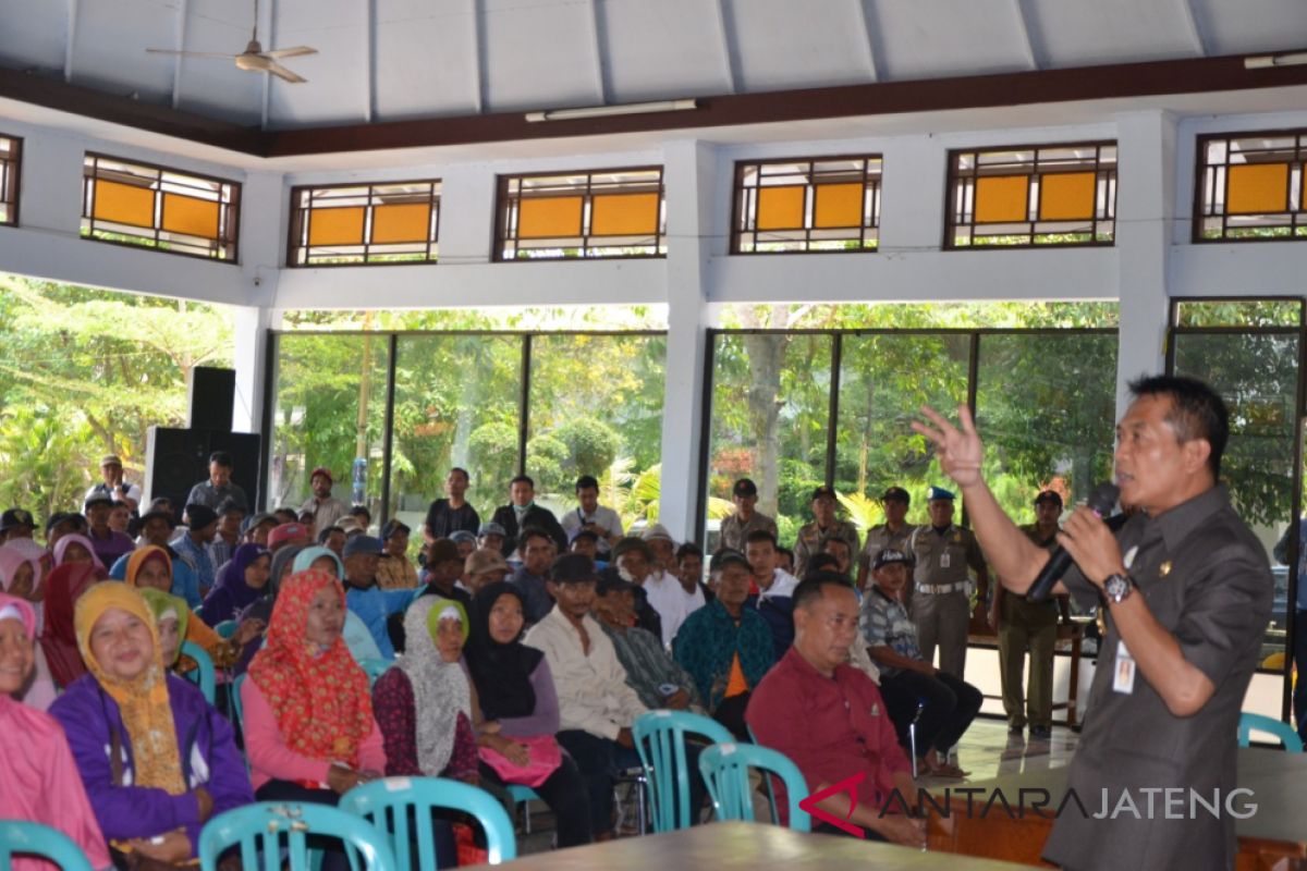 Jual aset desa, Kades Ponowareng dituntut copot jabatannya