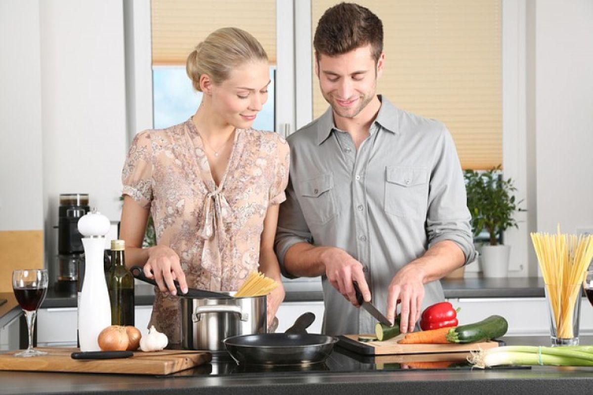 Suami bantu masak, rumah tangga lebih harmonis