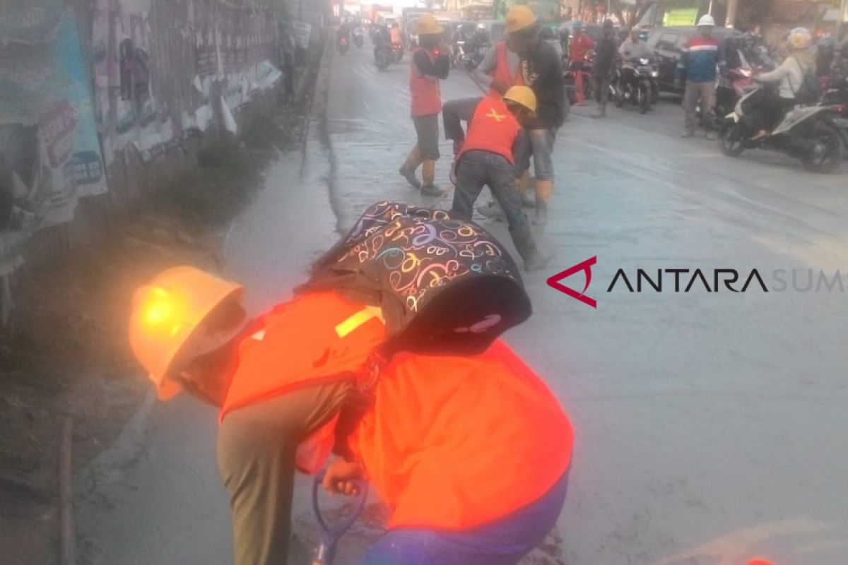 Banjir lumpur di Jalan MP Mangkunegara