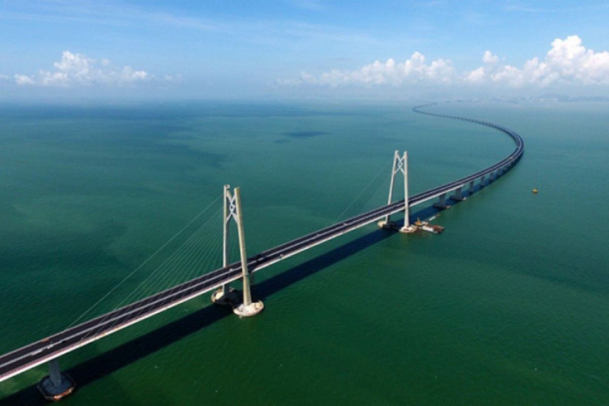 Nikmati sensasi melintasi jembatan sepanjang 55 km di China