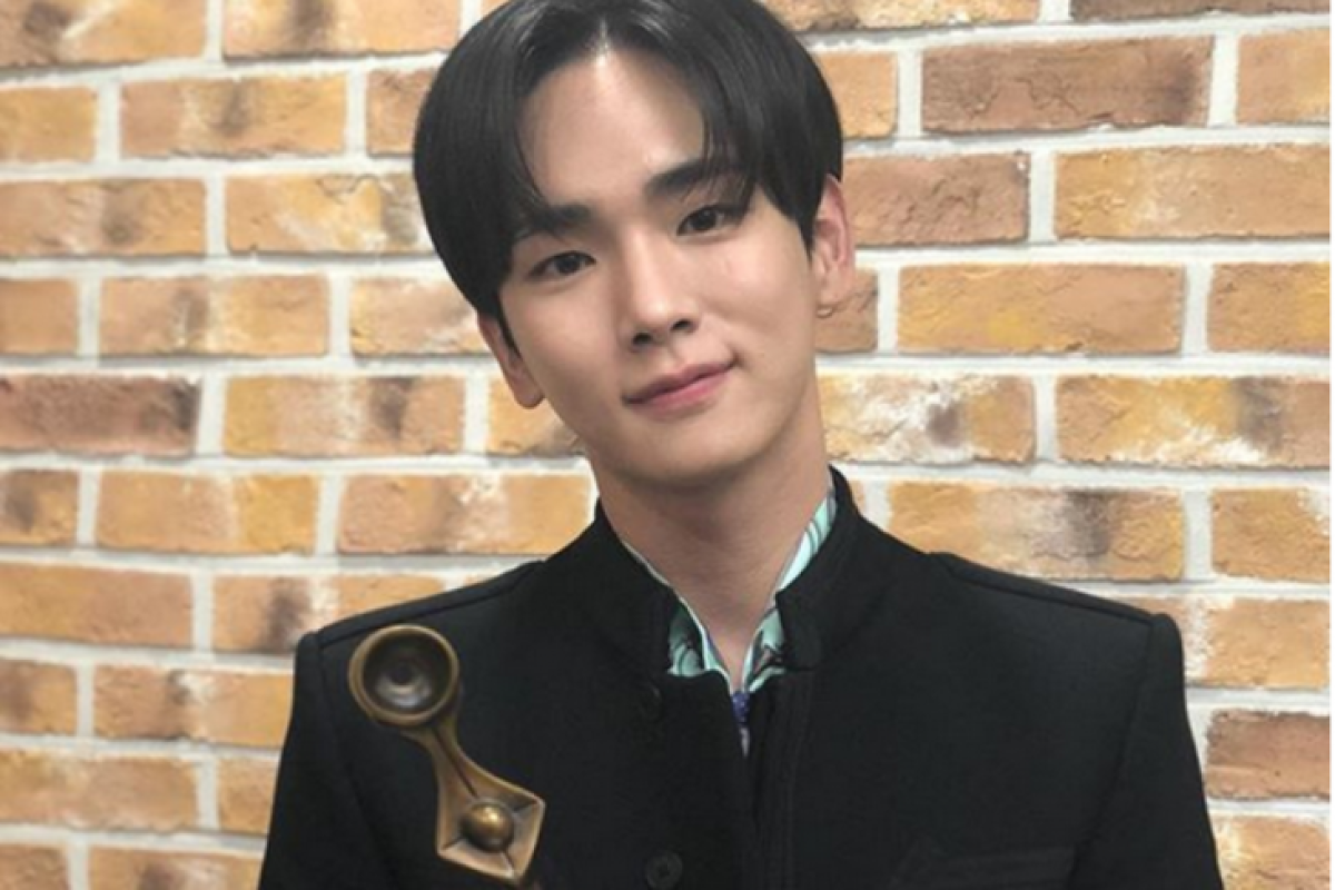 Album 'repackaged' dari Key SHINee diluncurkan saat wajib militer