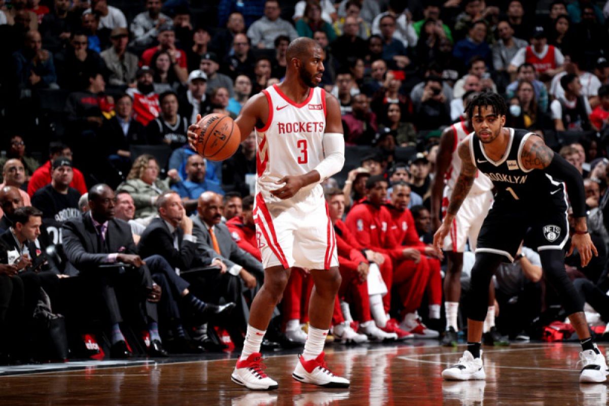 Chris Paul berpeluang kembali melantai saat Rockets jamu Magic