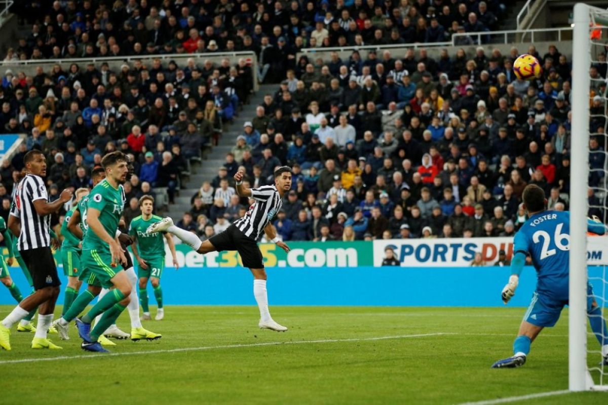 Newcastle kandaskan Watford 1-0