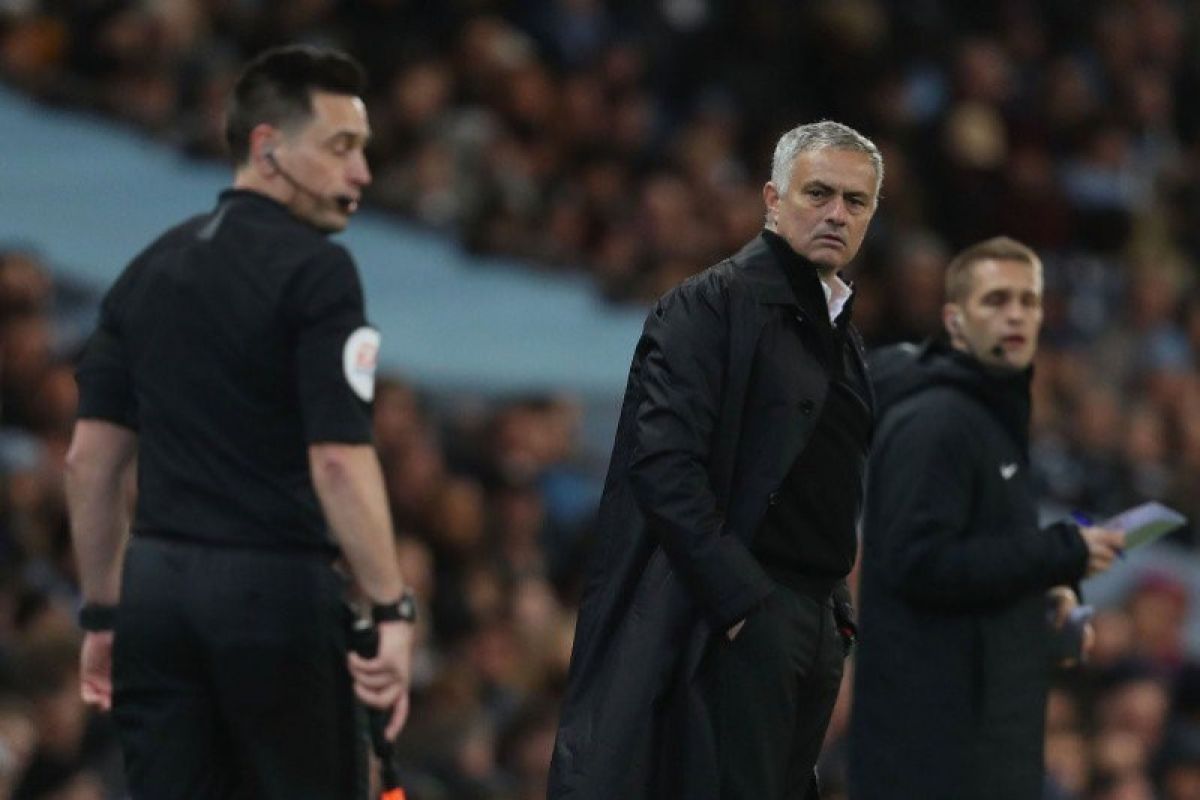 Takluk di Derby Manchester, Mourinho singgung perbedaan jadwal tanding