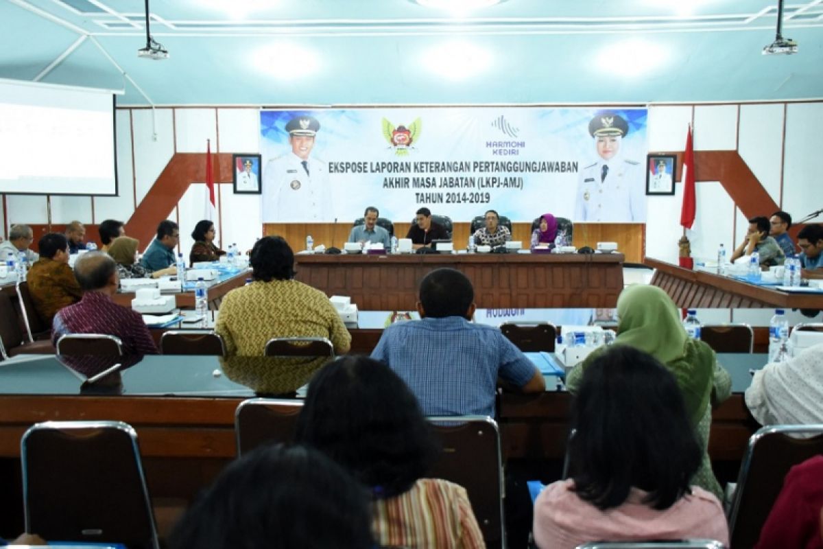 Wali Kota Kediri Beri Arahan dalam Ekspose Draft LKPJ-AMJ