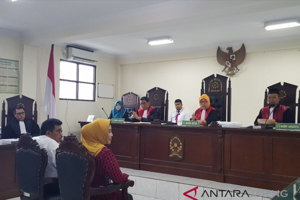 Beri Rp300 ribu, mantan Bupati Semarang didakwa politik uang