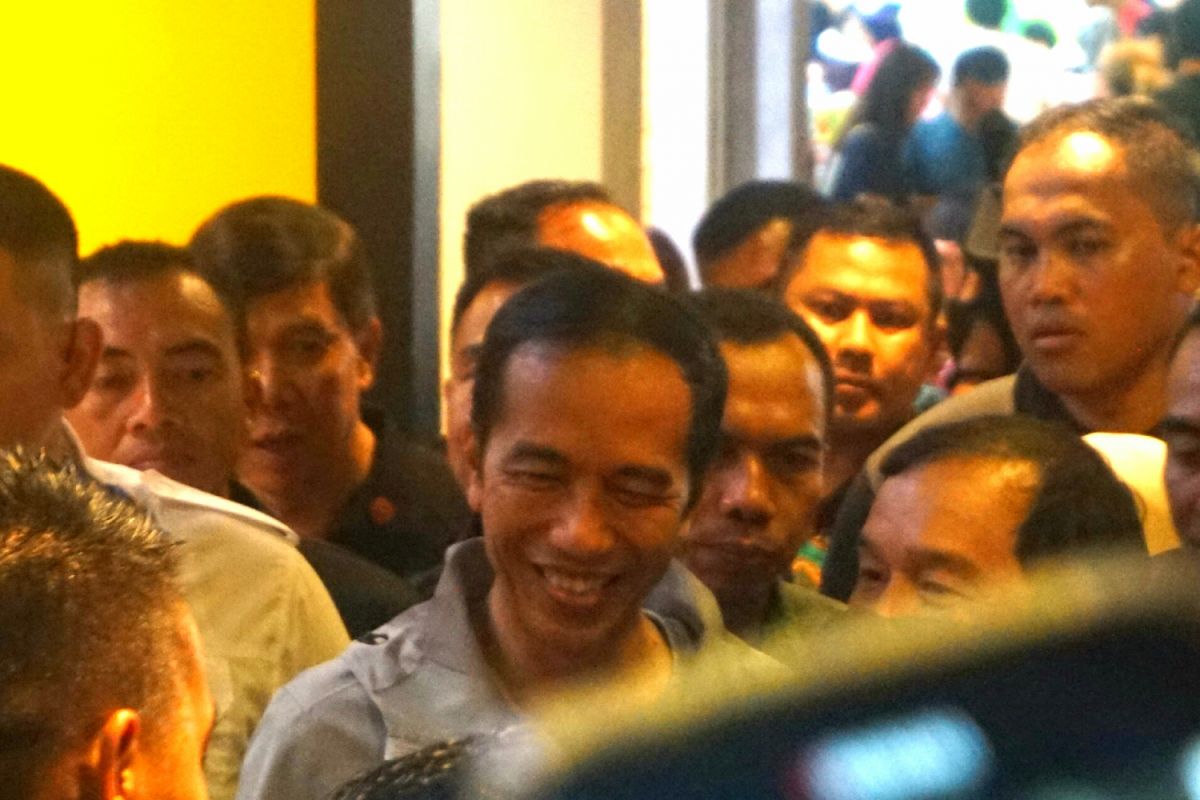 Jokowi sambangi Paskal Hyper Square Bandung