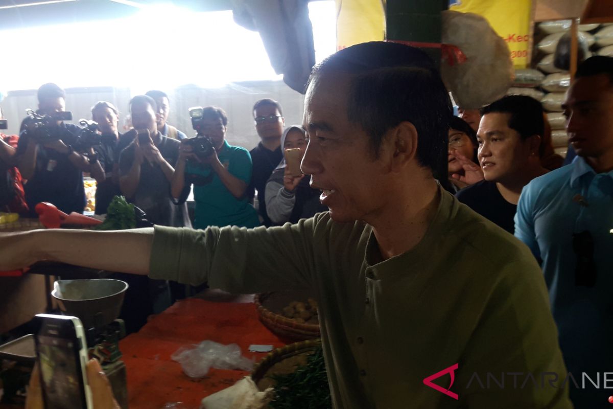 DI Bandung, Jokowi blusukan ke Pasar Cihargeulis