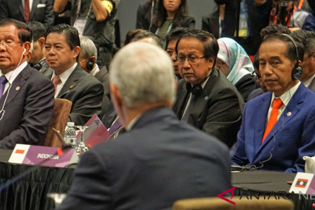 Presiden Jokowi akan mengikuti rangkaian KTT ASEAN 2-4 November