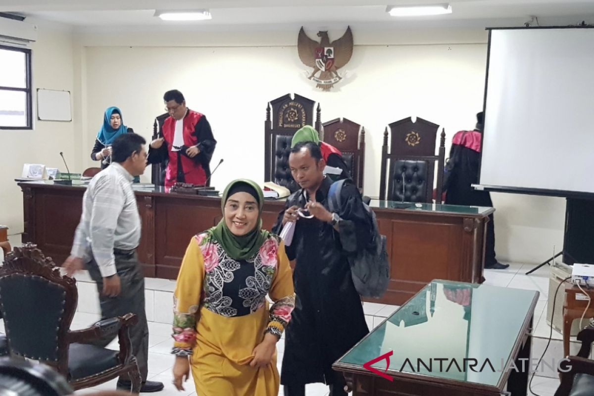 Mantan Bupati Semarang dituntut 2bulan penjara