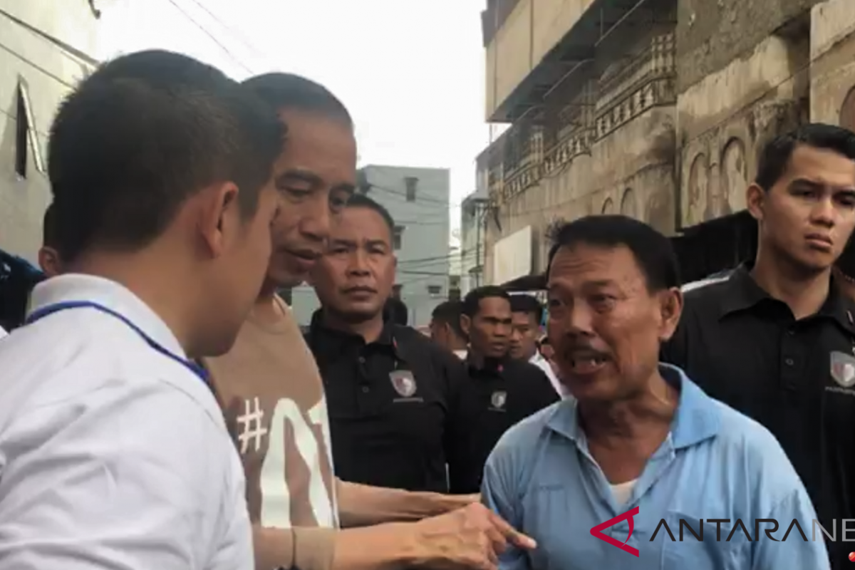 Pedagang Pasar Smep mengadu ke Jokowi
