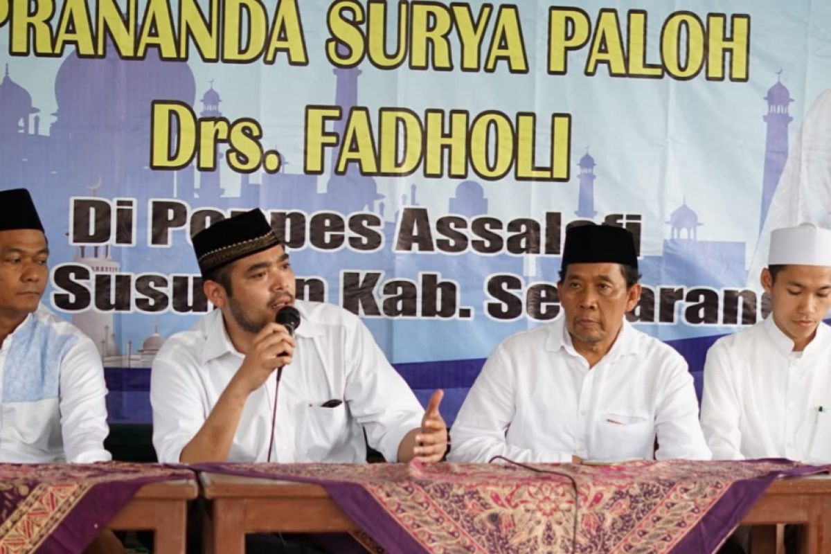 Politikus Nasdem silaturahim ke Ponpes Assalafi dan Sunan Giri