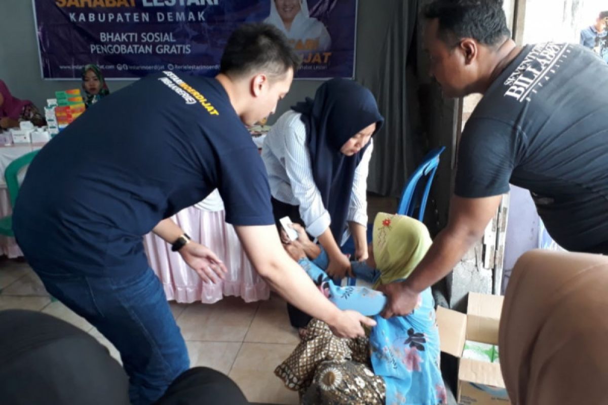 Warga lansia Wedung Demak dapat layanan kesehatan gratis