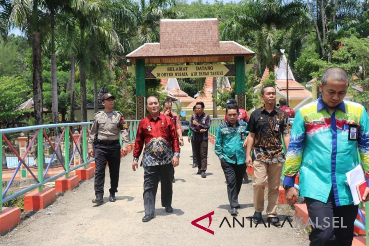 Bupati HSS tinjau objek wisata air panas Tanuhi